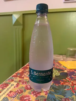 Acqua naturale