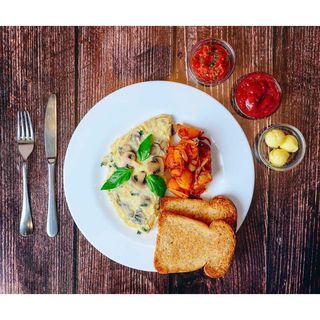 Mushroom, Basil & Cheese Omelet