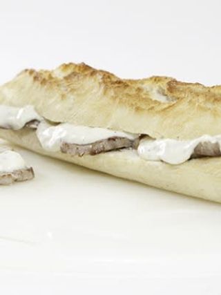Baguette De Lomo Con Roquefort