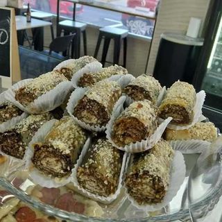 Rulo de baclawa de cacao y almendras