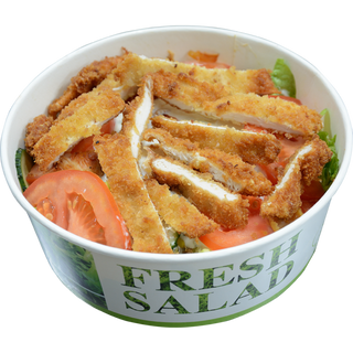 Salată Speed cu snițel din piept de pui