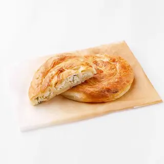Plăcintă domnească cu brânză și verdeață
