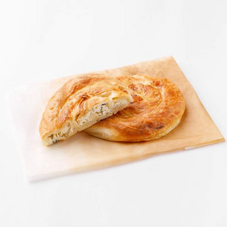 Plăcintă domnească cu brânză și verdeață