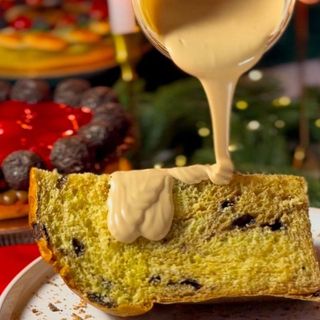 Fatia Chocotone com chocolate leite