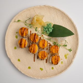 Запеченный ролл с семгой (8шт)