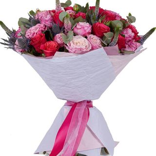 Buchet de flori cu trandfiri "Regalitate în Trandafiri"