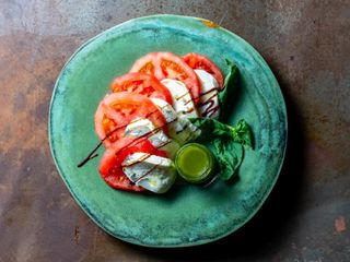 Салата Капрезе (350гр.)