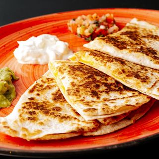 Quesadilla Chili Cheese