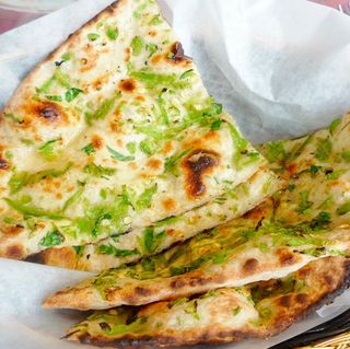 98 Pan Blanco con Carne Picada/Keema Naan