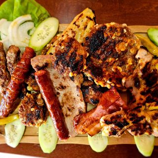 Miješano meso + pomfrit + Coca-Cola