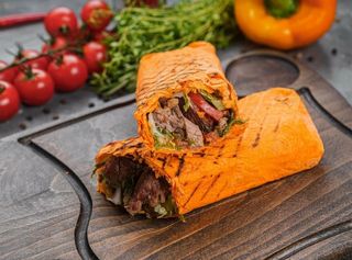 Шаурма с говядиной запеченная (550г)