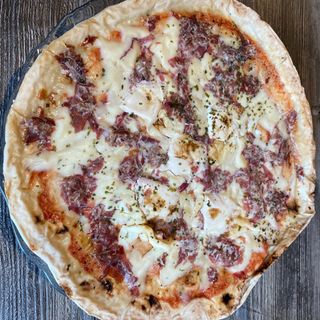 Pizza Virutas De Ibérico Y Queso De Cabra