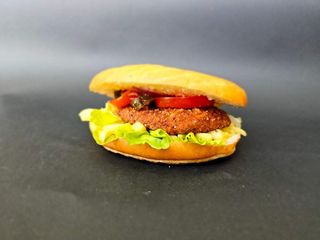 Hamburger cu șnițel + Pepsi 0.33