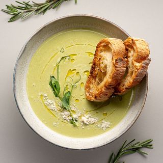 Крем-суп з броколі та зеленим горошком