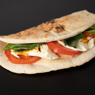 Piadina caprese