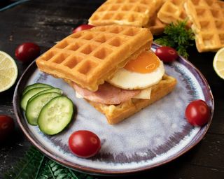 Говяжья ветчина с яйцом