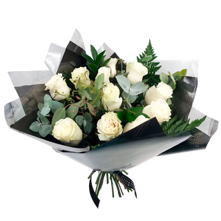 Ramo de 12 rosas blancas variado