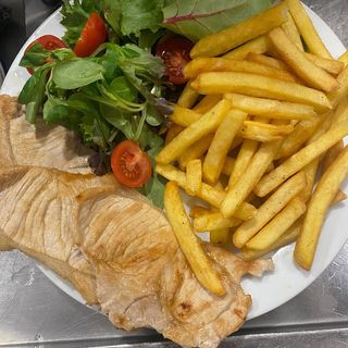Lomo Con Patatas Fritas Y Ensalada