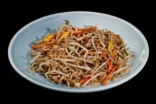 28 Yaki soba con verdure