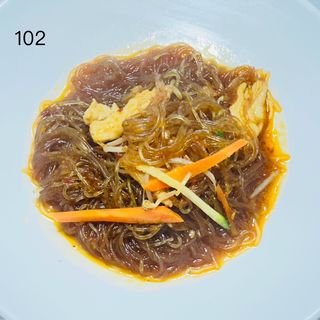 102 Spaghetti di soia con macinato pollo piccante