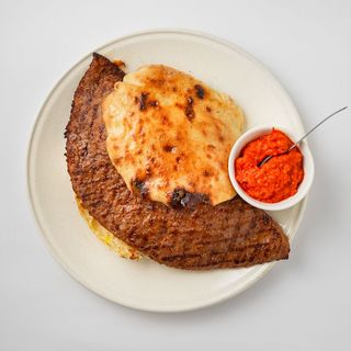 Punjena pljeskavica u lepinji