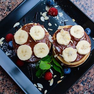 Панкейки з горіховою пастою та бананом    (250 г)