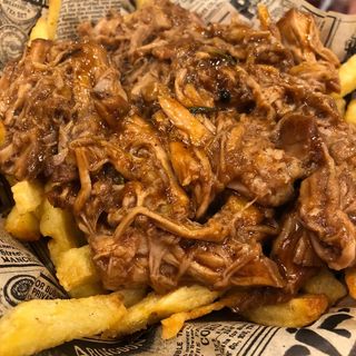 Patatine pulled pork e salsa BBQ