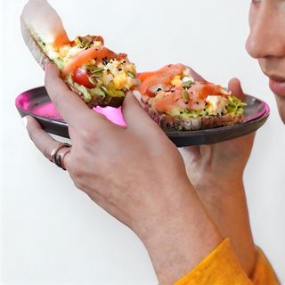 Tartine saumon fumé avocat œuf brouillé