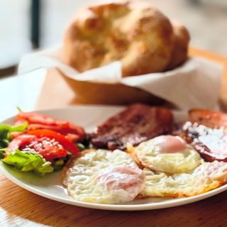 Jaja sa šunkom400gr