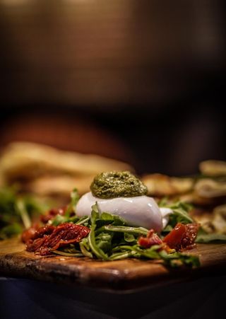 Focaccia Con Burrata Y Jamon De Parma D.O.C