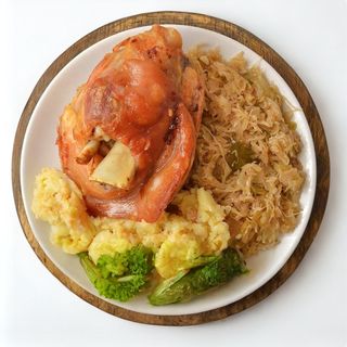 Buncek, kiselo zelje i restani krumpir