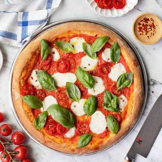 Pomodoro Fresco e Mozzarella Pizza