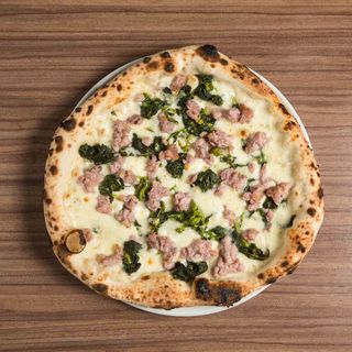 Pizza bianca salsiccia e friarielli