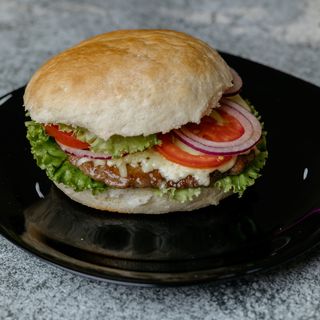 Punjena pljeskavica velika