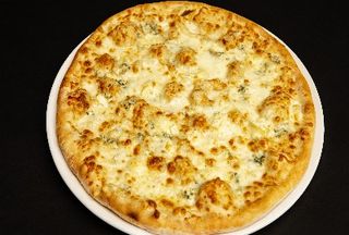 Pizza Quattro Formagi 50 