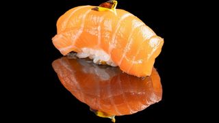 Nigiri De Salmón (2 Piezas)