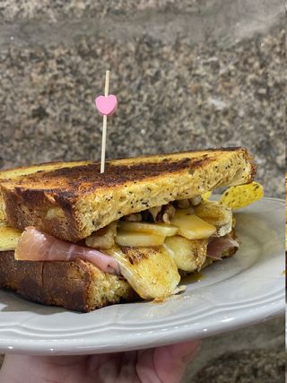 Sandwich De Jamon Serrano