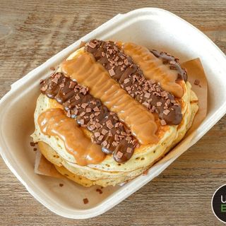 PANQUECA C/ GELADO E TOPPINGS (3 UNI)