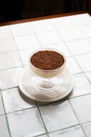 TIRAMISU CLASSICO Z CZEKOLADOWĄ KRUSZONKĄ