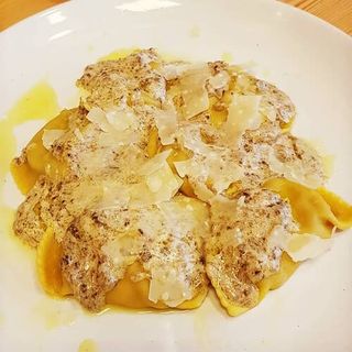 Raviolis Media Luna Con Funghi Mixto