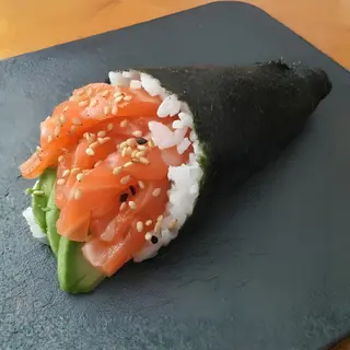 Salmao com avocado temaki 1 pcs
