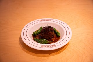 Figatell con cebollla a la brasa