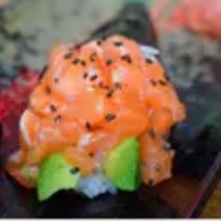 Temaki de Salmón y Aguacate