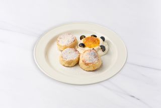 Сырники c рикоттой и лимонным курдом