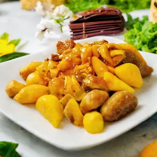 71. Pollo Con Salsa Curry