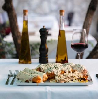 Specijalitet Maruška za dvije osobe (1500gr- gramaza jela prije termič