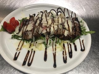 Tagliata di scottona 300 g con rucola