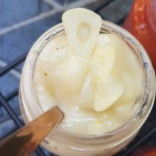 Sos de usturoi si maioneza