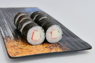 Маки със сурими 8бр