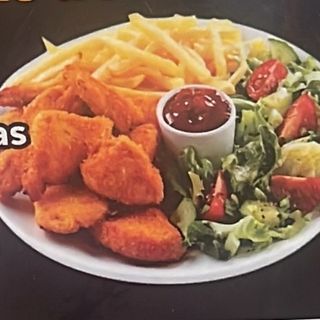 Nuggets de pollo con patatas